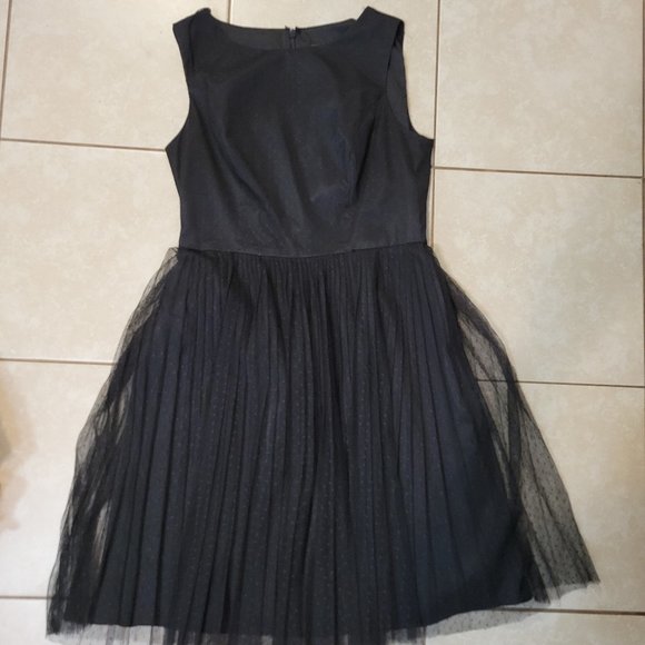 Dress - Picture 1 of 3